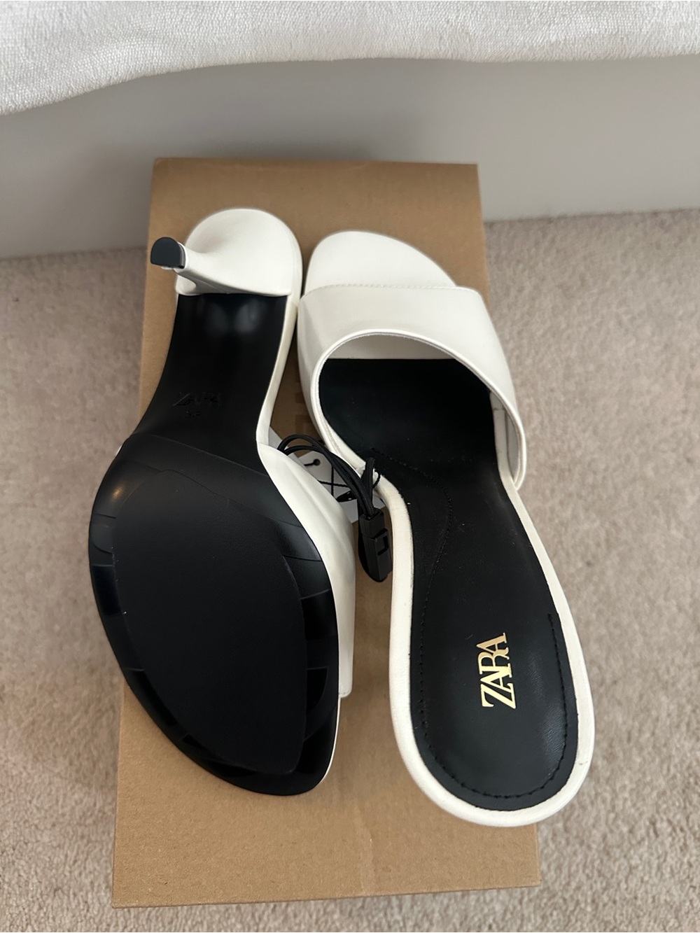 Zara White Slip-On Stiletto Mule Heels - Picture 4 of 4